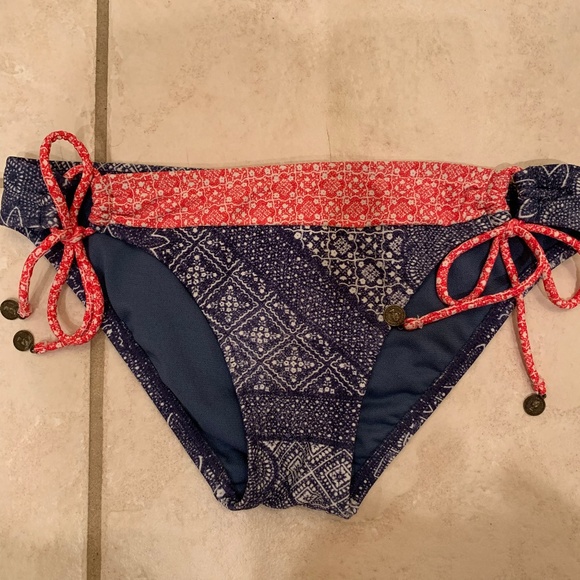 Junior's Arizona Bikini Bottom - Picture 1 of 3